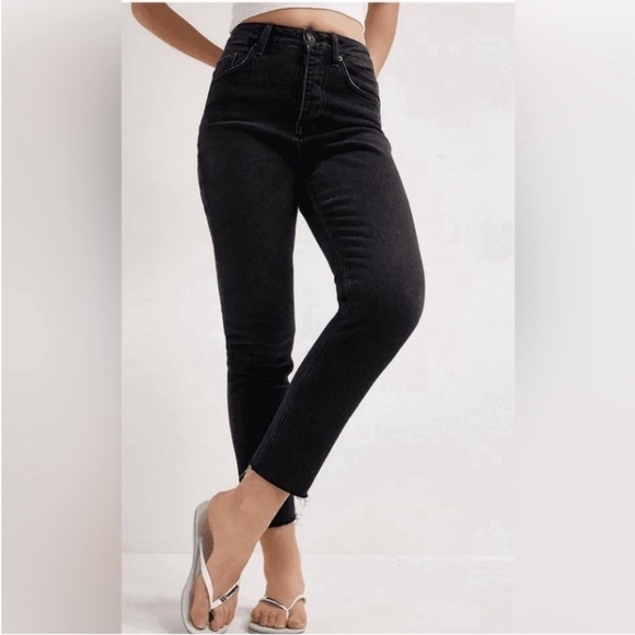 BDG Denim - BDG by Urban Outfitters Black Denim jeans High rise slim straight size 27/32